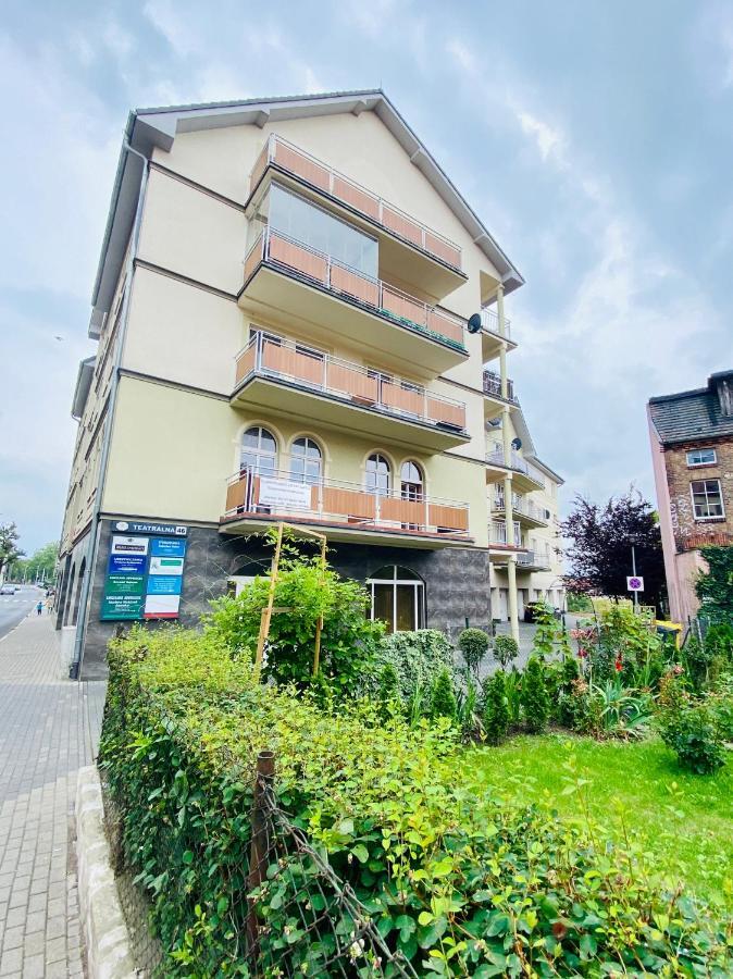 Apartamenty Teatralne Gorzow Wielkopolski Bagian luar foto